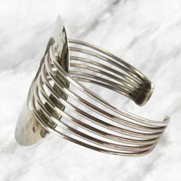 Hammered Circle Modernist Wide Cuff
Bracelet Sterling Silver .925 - Picture 4 of 6